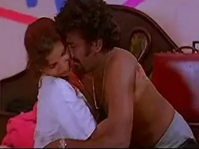 ಪಿಕಪ್ ಕಲಾವಿದ ಕ್ಯಾಮರಾ ಮುಂದೆ ರಷ್ಯಾದ ಸುಂದರಿಯನ್ನು ಗೆಲ್ಲುತ್ತಾನೆ