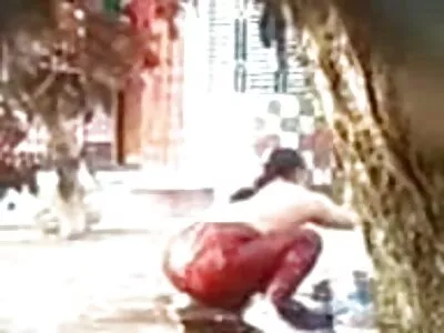 ಮೂರು ಕೊಂಬಿನ ಸಲಿಂಗಕಾಮಿಗಳು ಒಂದೇ ಪುಸಿಯನ್ನು ಹಂಚಿಕೊಳ್ಳಲು ಇಷ್ಟಪಡುತ್ತಾರೆ